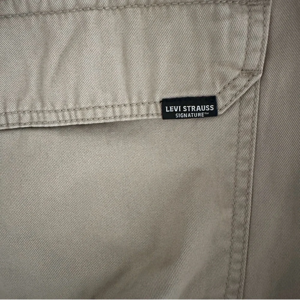 Levi Beige Cargo Shorts